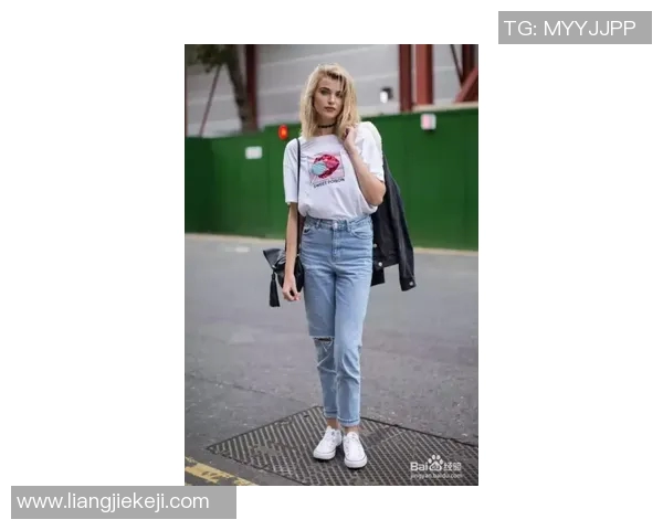 足球明星穿搭紫色鞋子时尚展示及图片大全欣赏 足球明星穿搭紫色鞋子时尚展示及图片大全欣赏